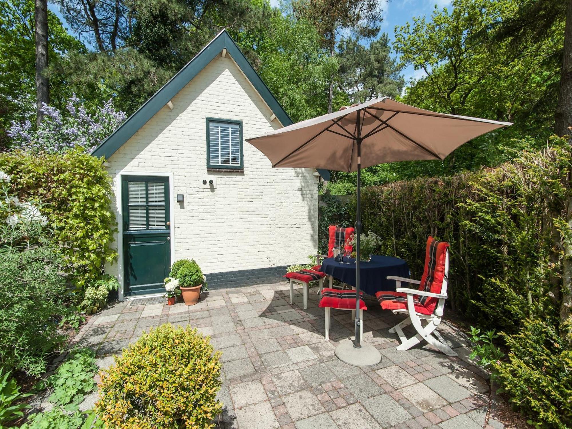 Pleasing Holiday Home In Schoorl With Patio Εξωτερικό φωτογραφία